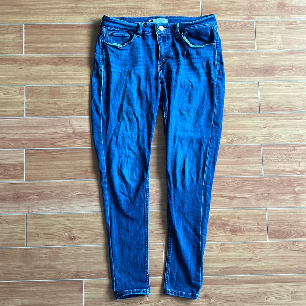 Women’s Levi’s jeans